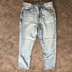American eagle light wash mom jean